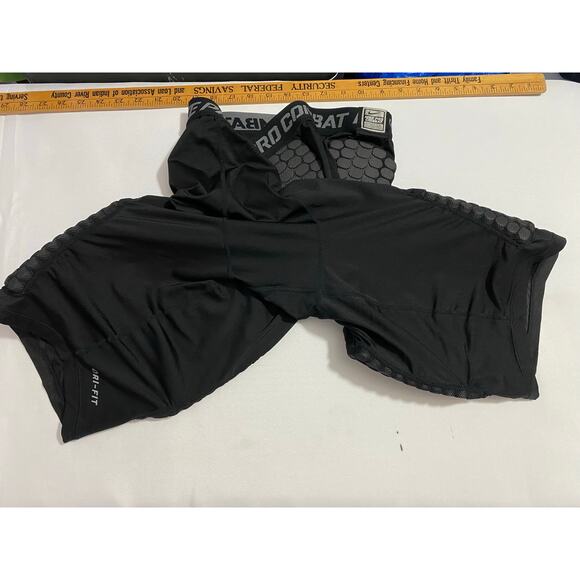Nike Pro Compression Shorts with Pads Men’s Size XXL Black Athletic Performance - Picture 4 of 7